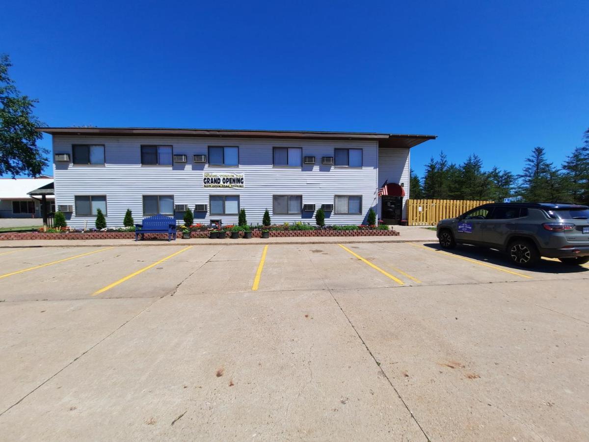 Model Towne Inn Motel Gwinn Exteriör bild